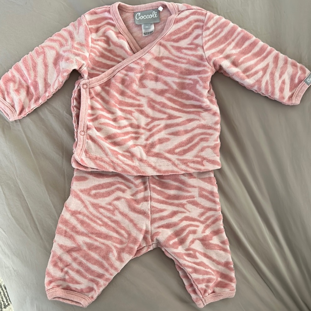 Coccoli two-piece pink take-home outfit